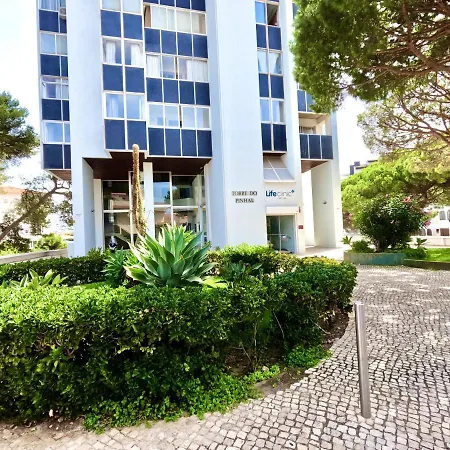 Peaceful & Panoramic Views Apartment, Apartment Cascais