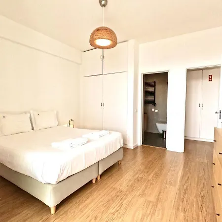 Peaceful & Panoramic Views Apartment, Cascaes