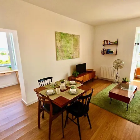 Peaceful & Panoramic Views Apartment, Cascaes