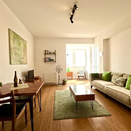 Peaceful & Panoramic Views Apartment, Cascaes